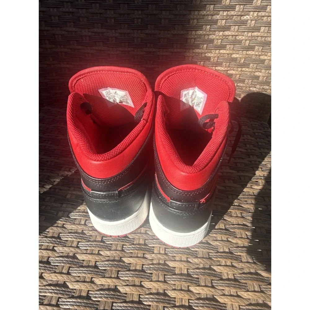 jordan ones Youth size 5